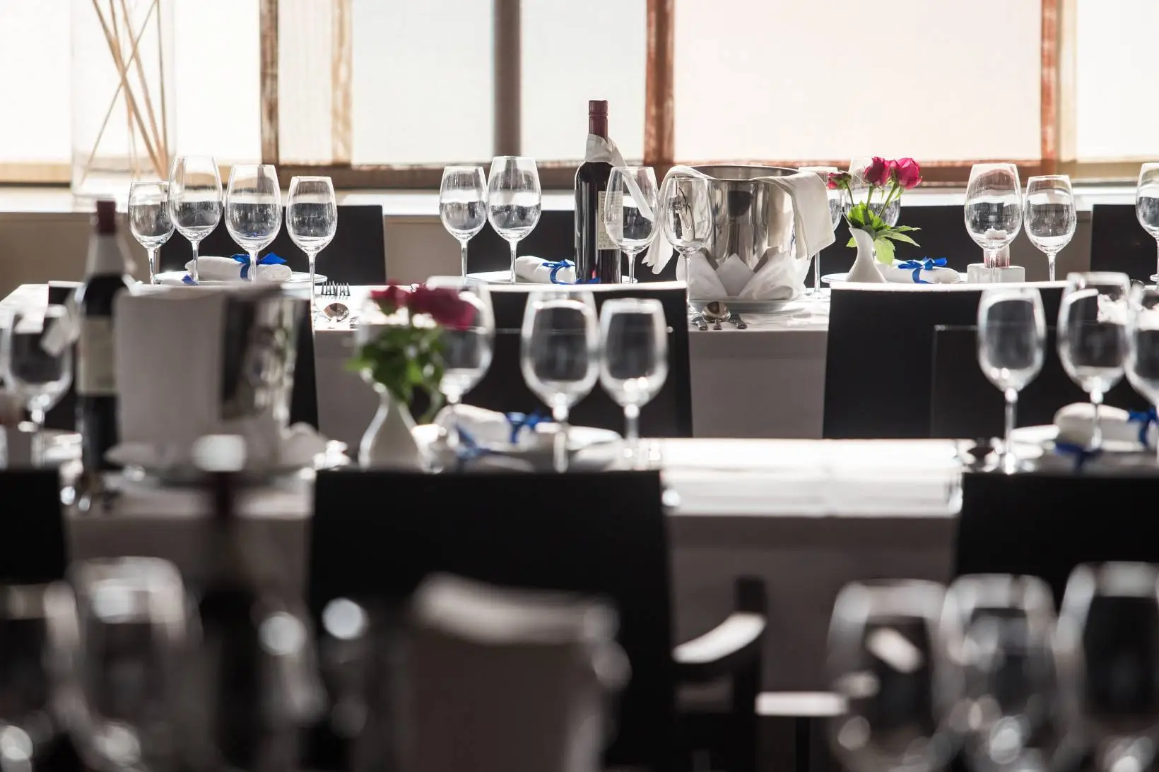 C6 Restoran, caffe i dvorana